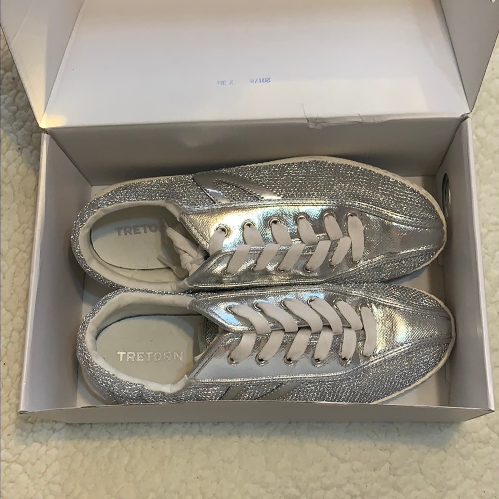 NEW TRETORN SNEAKERS
